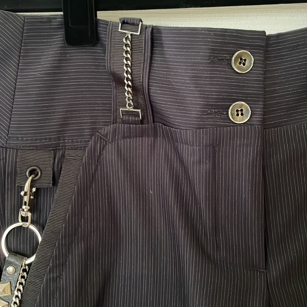 FRENCH MADE PINSTRIPE BERMUDA SHORTS BY BILL TORNADE - Picture 4 of 7